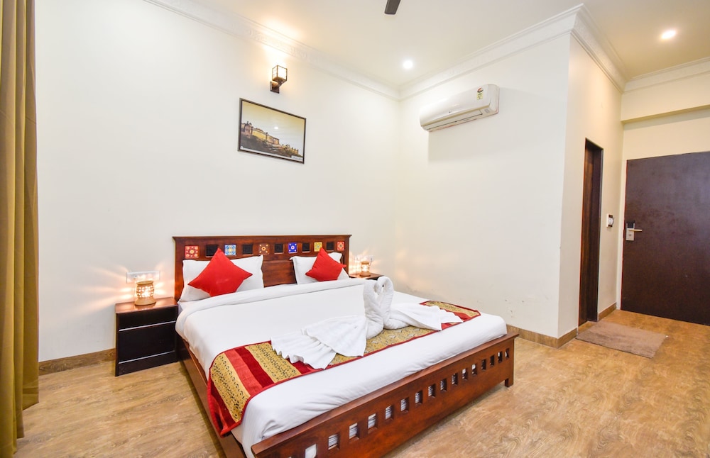 Hotel Laxmi Niwas 23/62
