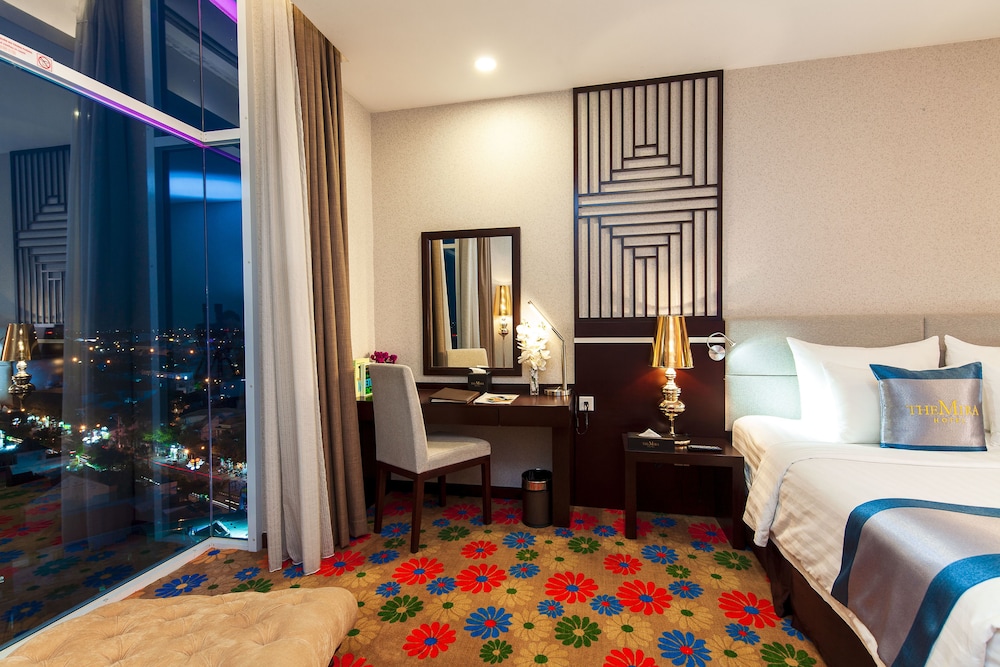 The Mira Hotel 44/50