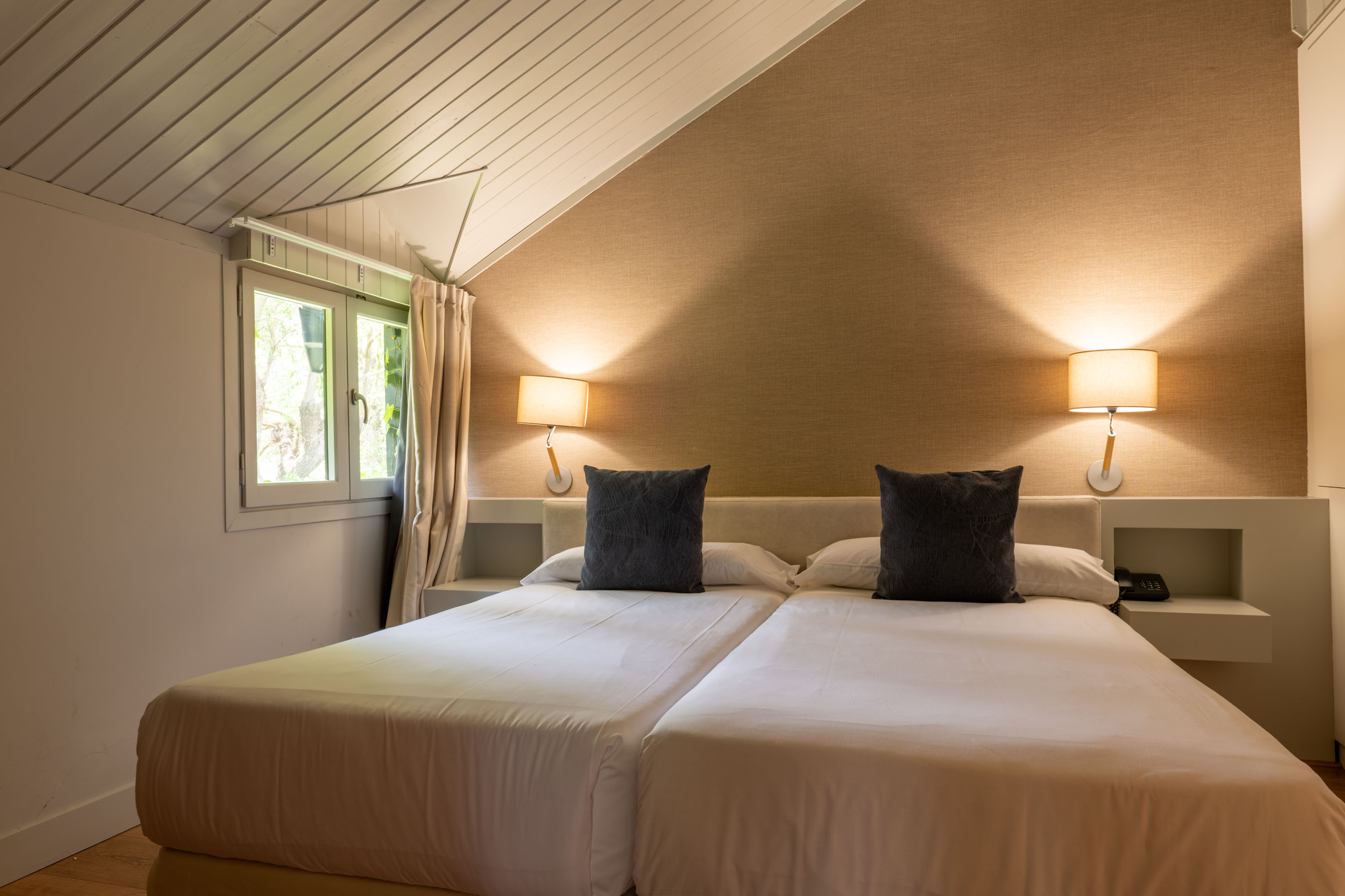 Room, Single, Double Bed
