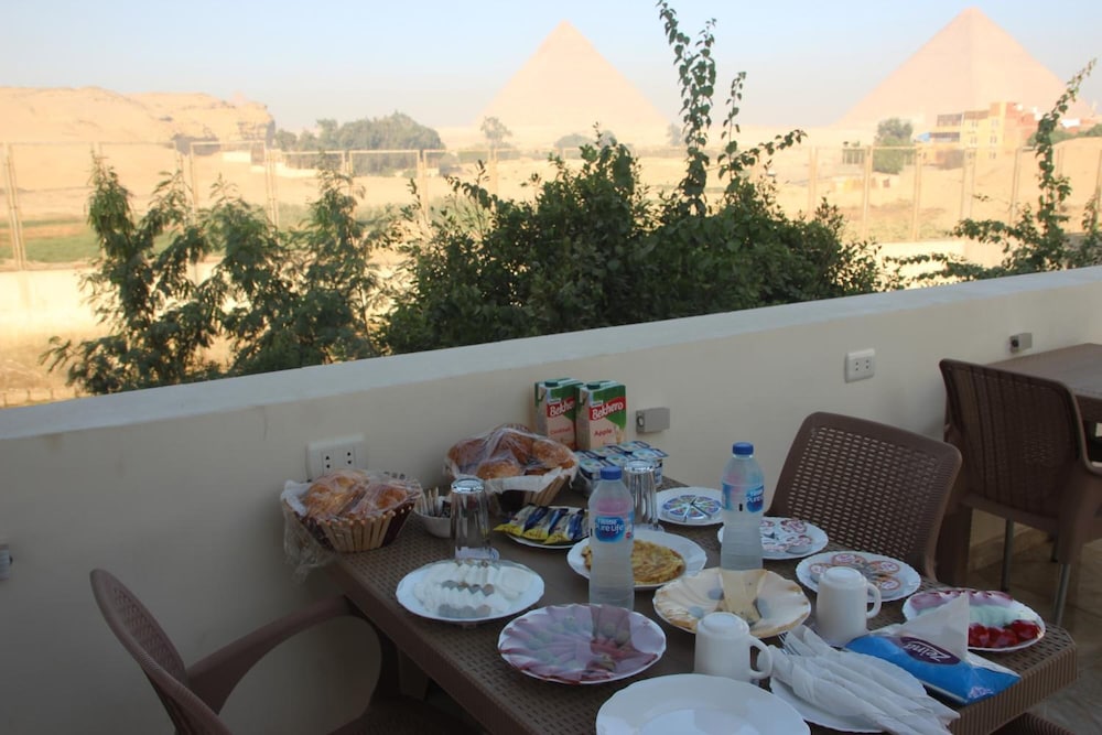 Farida Pyramids View 17/30