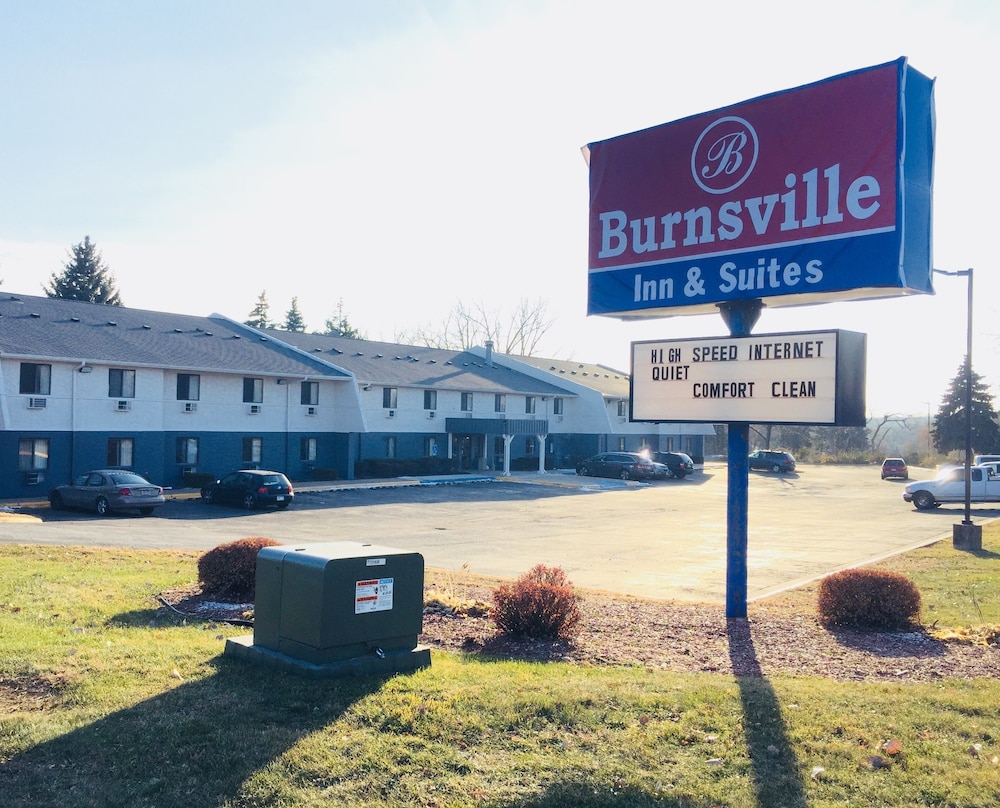 Burnsville Inn & Suites (ex Americas Best Value Inn-Burnsville/Minneapolis) 3/36