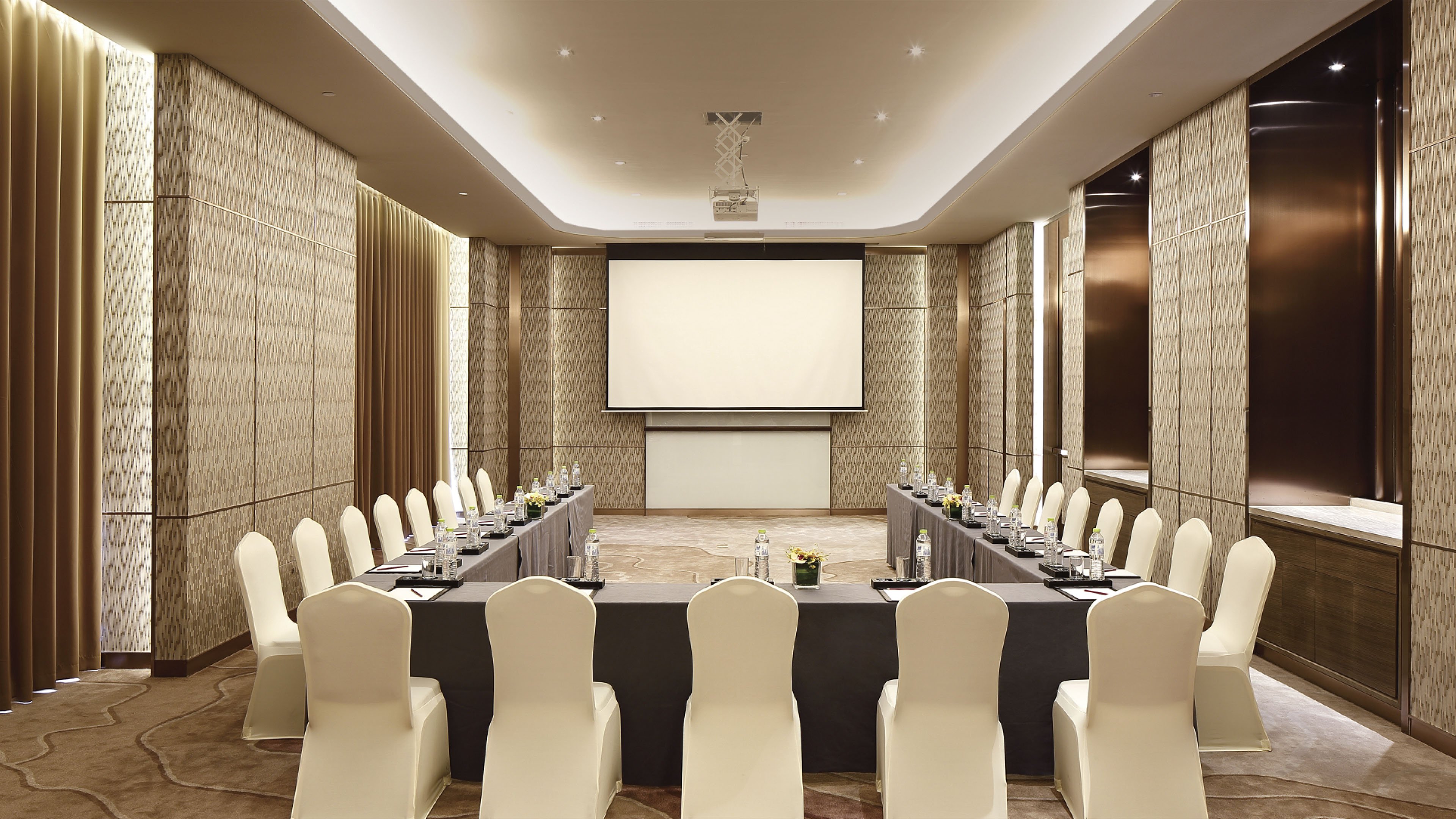 CROWNE PLAZA KUNMING CITY CENTRE 40/50