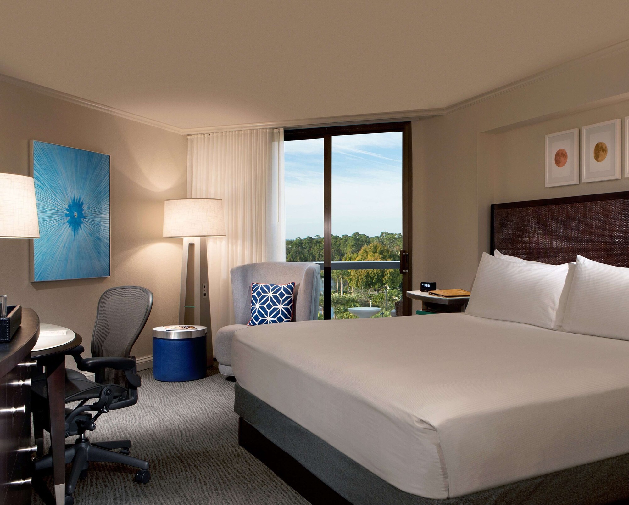 ROOM, KING BED, RESORT VIEW