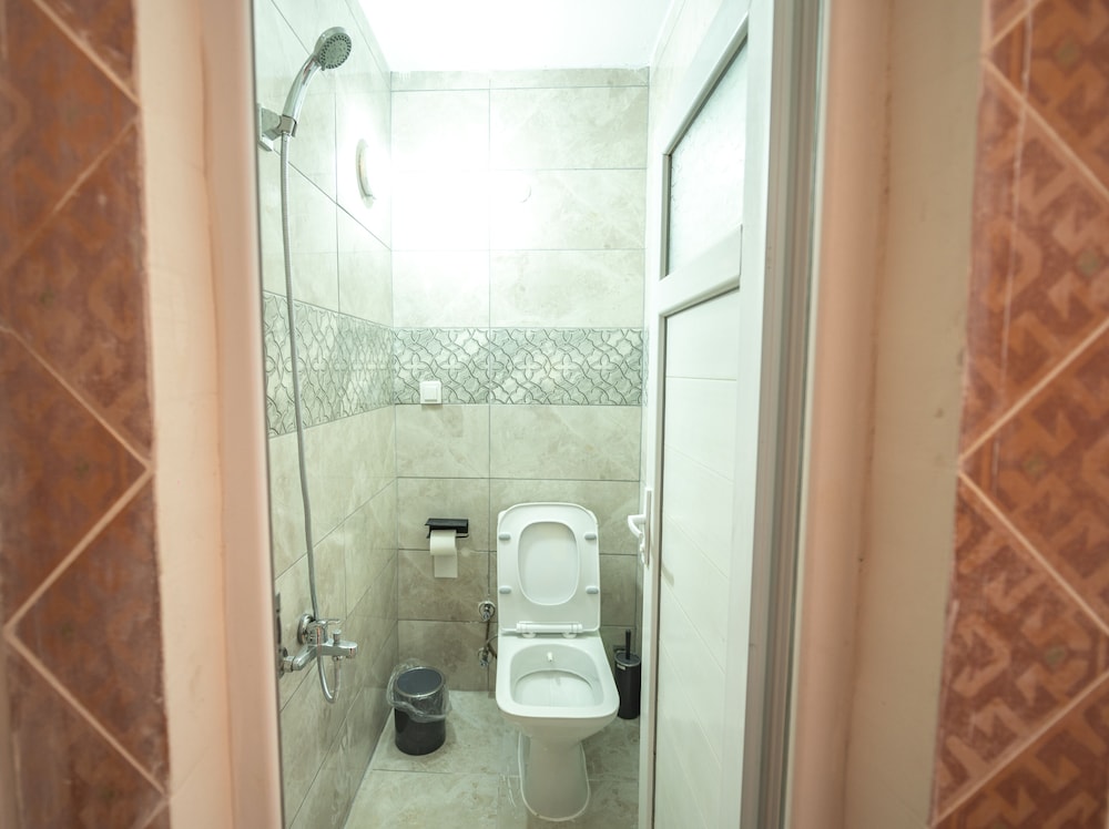 Anz Guesthouse 50/50