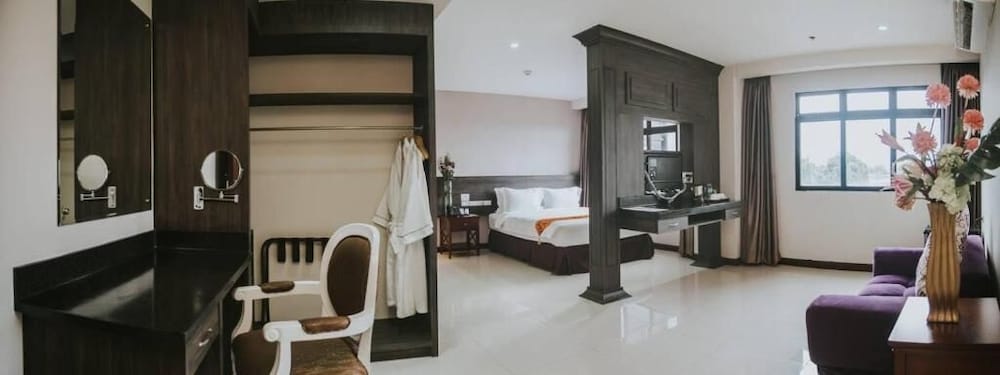 Panorama Summit Hotel 27/50