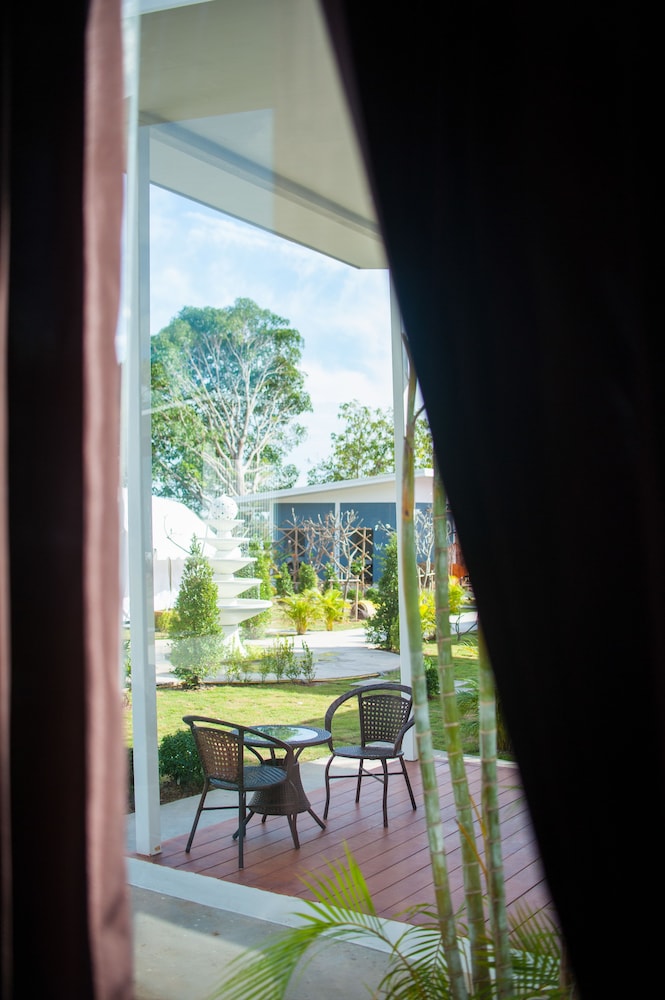 Bluemoon Riverside Resort 33/50