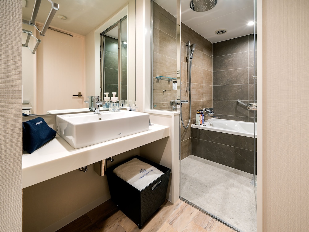 Daiwa Roynet Hotel Tokyo Kyobashi 50/50