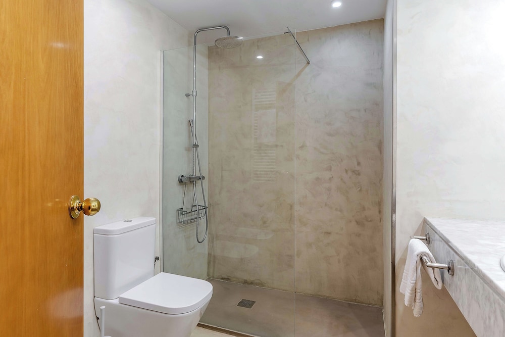 Aparthotel Bertran 106/109