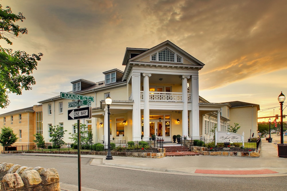 The Inn At Wise 3/36
