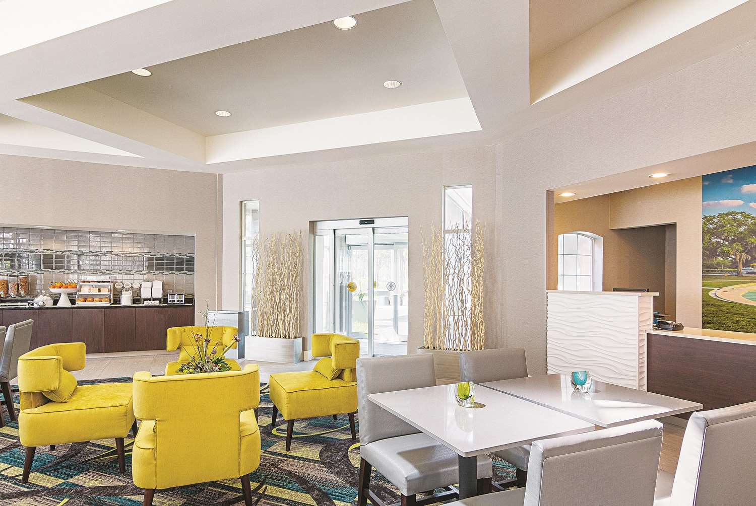 La Quinta Inn Suites By Wyndham Orlando Ucf 38/45