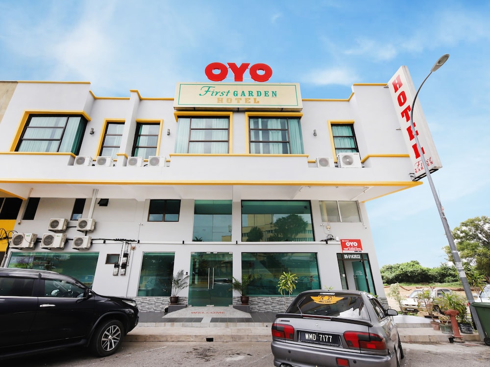 OYO 44043 First Garden Hotel in KUANTAN