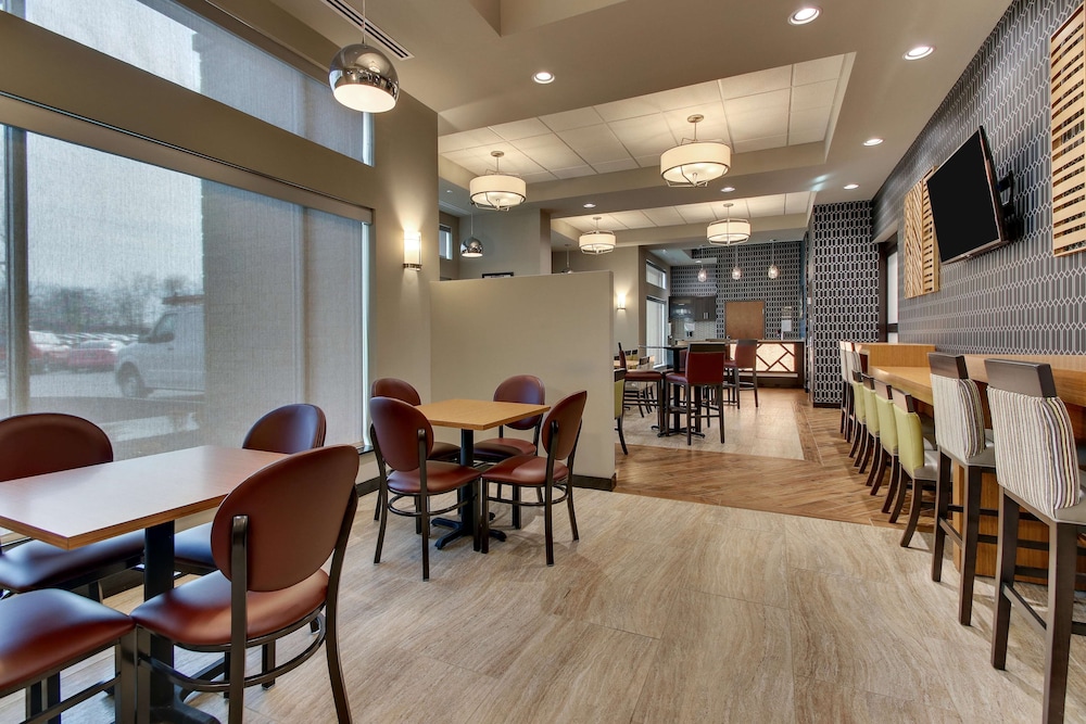 Drury Inn & Suites Columbus Polaris 38/50