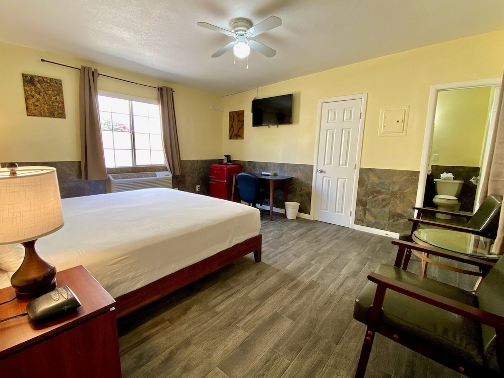 Europa Inn & Suites 35/40
