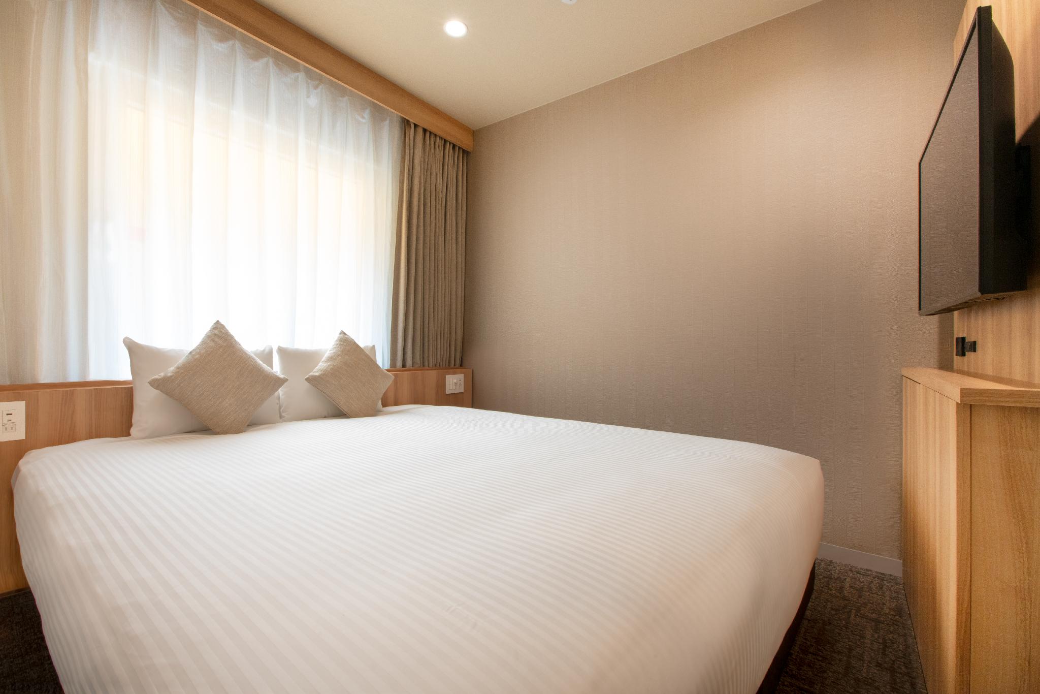 HOLLYWOOD, KING BED