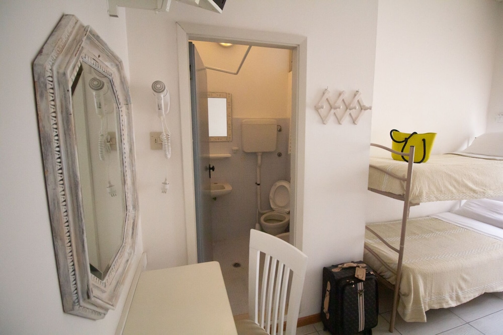 Hotel Morri 6/23