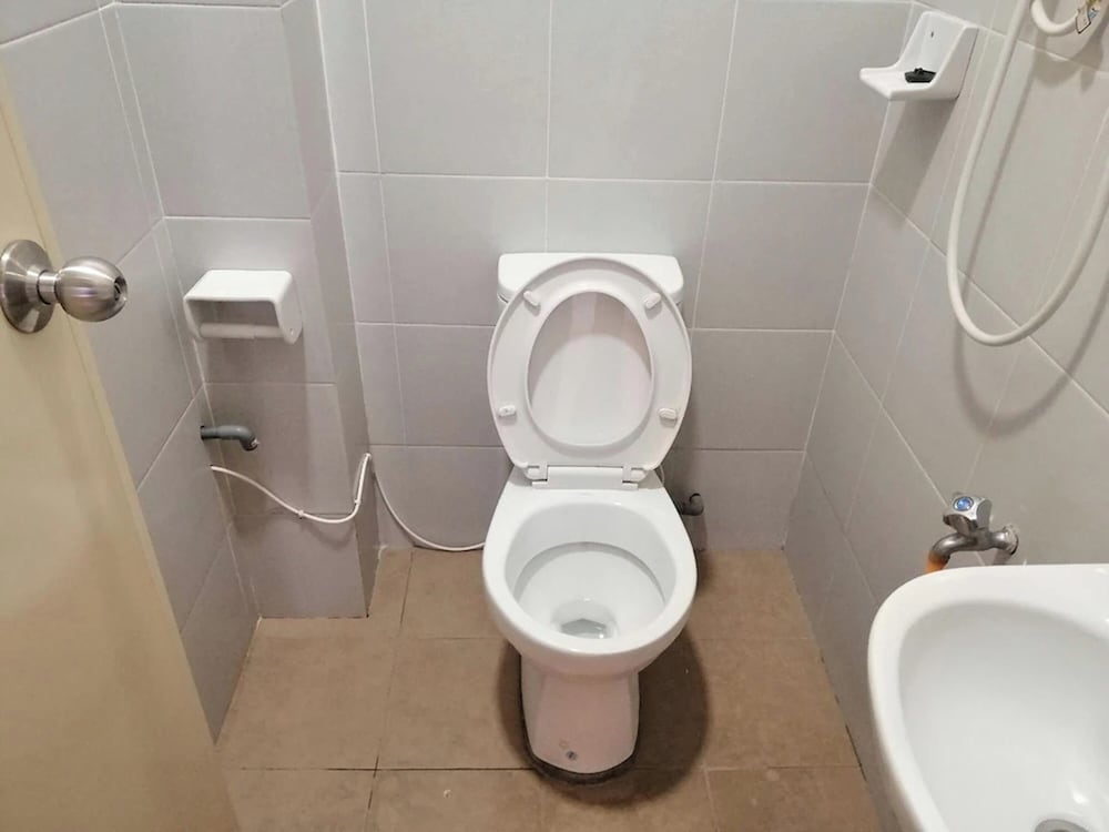JS Hotel, Johor Bahru 40/41