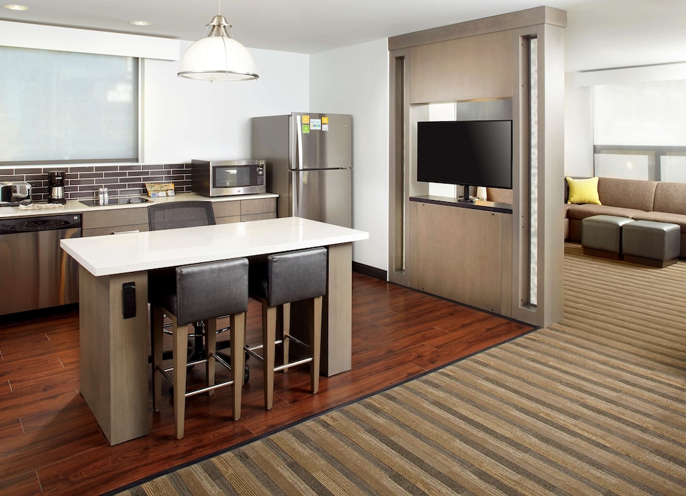 Hyatt House Denver Lakewood Belmar 28/42