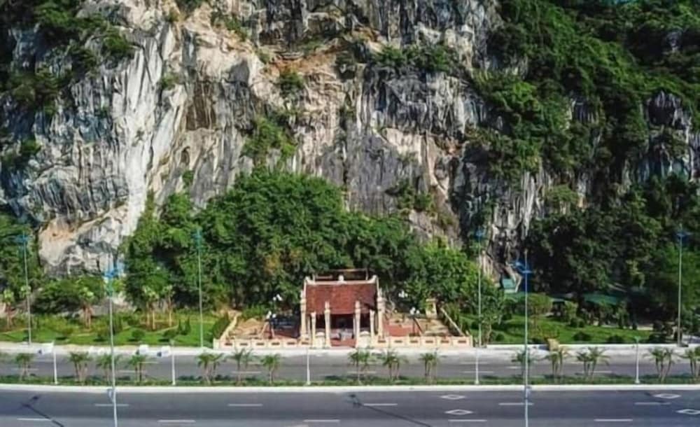 Halong Boutique Hotel 30/32