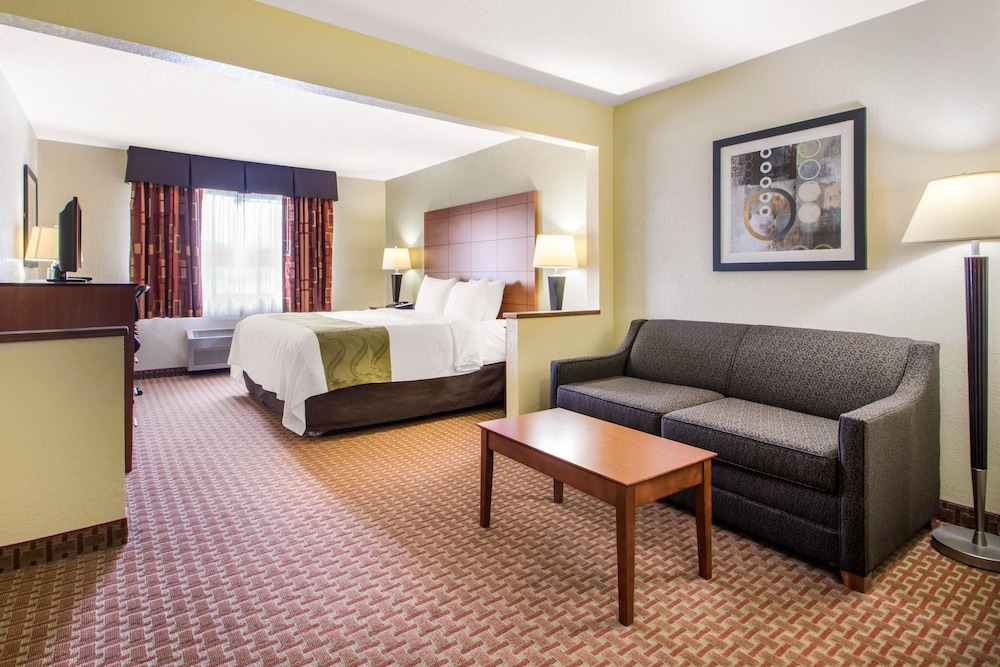Comfort Inn & Suites Wisconsin Dells, WI 25/29
