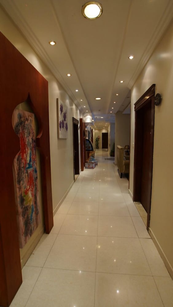 المهيدب للشقق الفندقية 24(Al Muhaideb Suwaidy 24 Apartment) 8/20