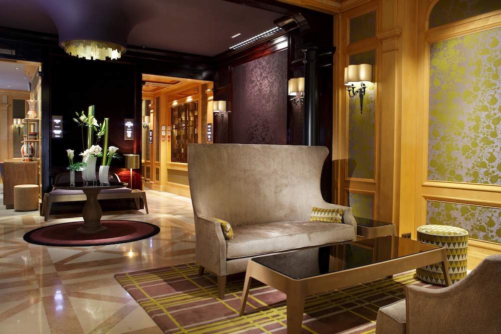 Hotel Rochester Champs-Elysees 44/68