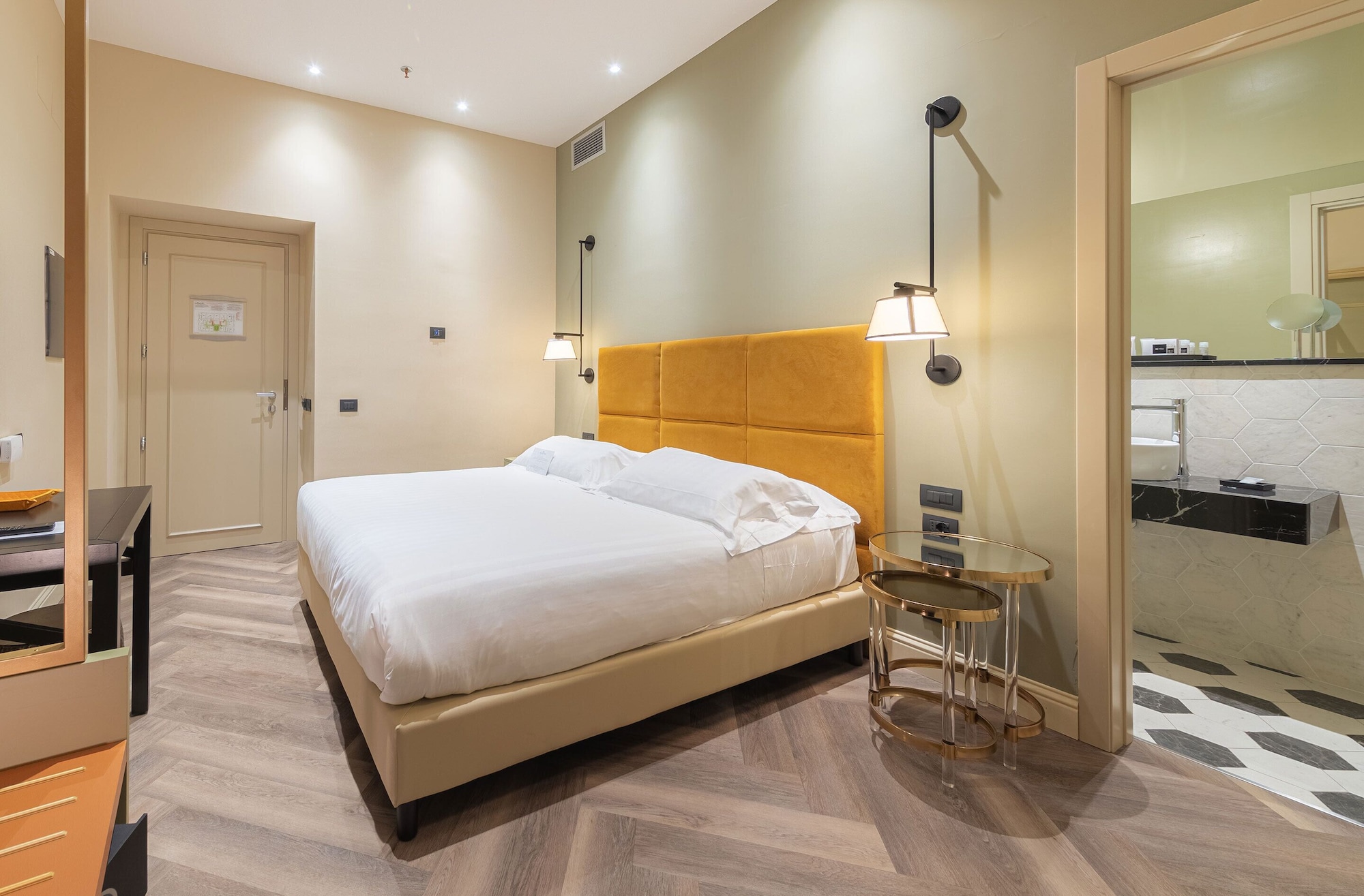 CLASSIC, DOUBLE OR TWIN BED