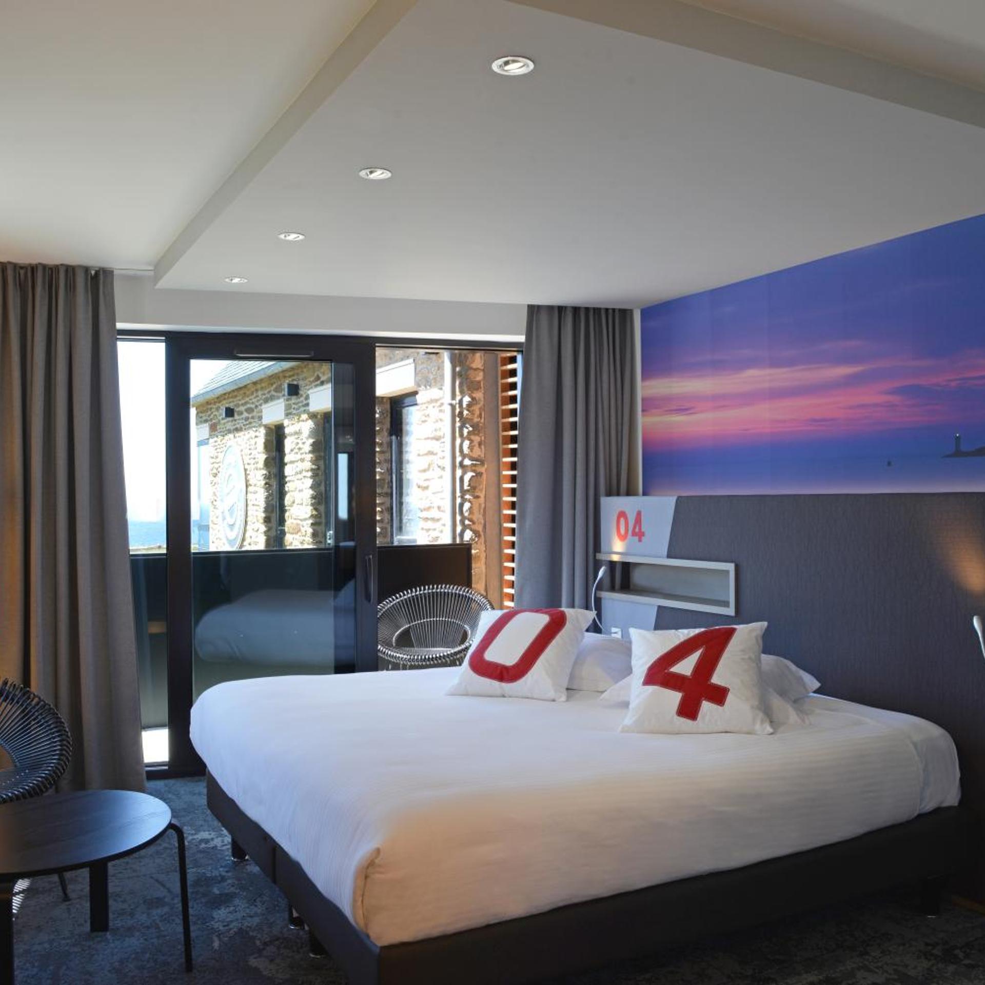 Double Bed, Sea Side
