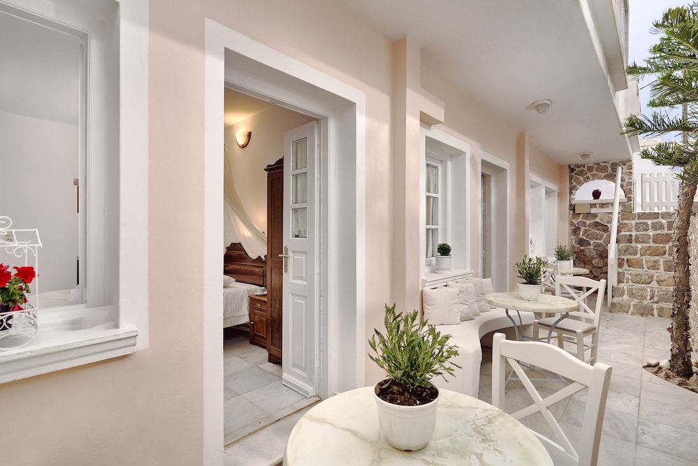 Merovigliosso Studios And Apts 29/50