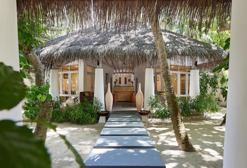NH Maldives Kuda Rah (former Amaya Kuda Rah Maldives) 9/76