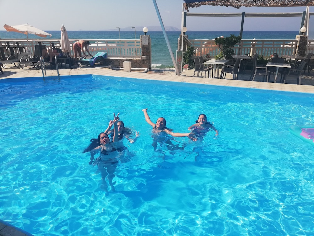 Sunset Beach Hotel 37/50