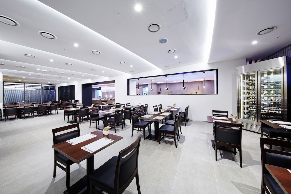 Ramada Hotel & Suites by Wyndham Gangwon Pyeongchang 48/66