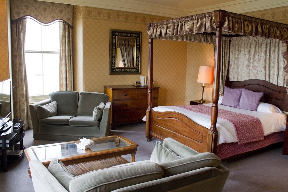 The Duke Of Cornwall Hotel 55/73