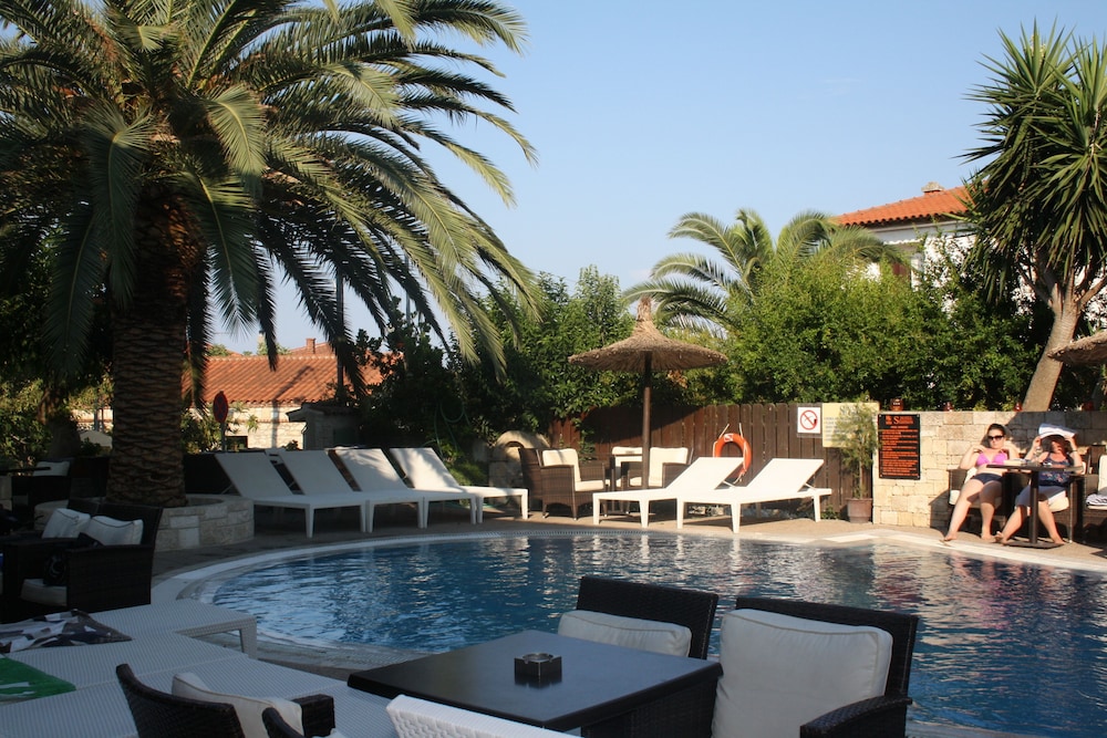 Stamos Hotel 35/48