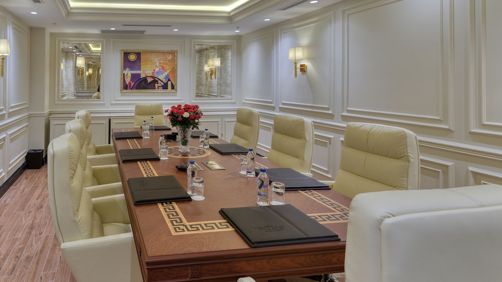 Dekalb Hotel Istanbul 43/50
