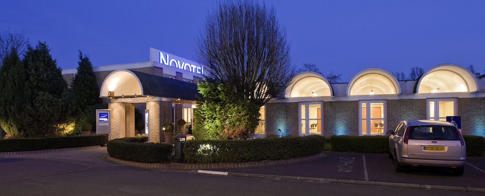 NOVOTEL VALENCIENNES AERODROME 1/48