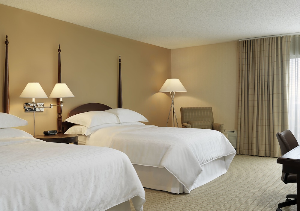 Sheraton Westport Lakeside Chalet 6/39