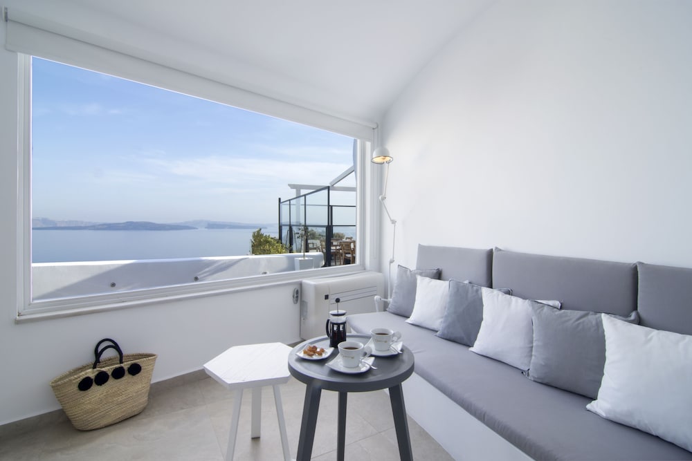 Santorini Secret Suites and Spa - Adults Only 30/50