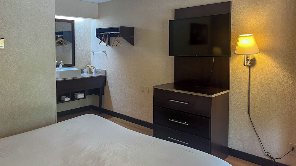 غرفة ديلوكس بسرير كينج، Motel 6 Atlanta Smyrna / Ballpark 8/10