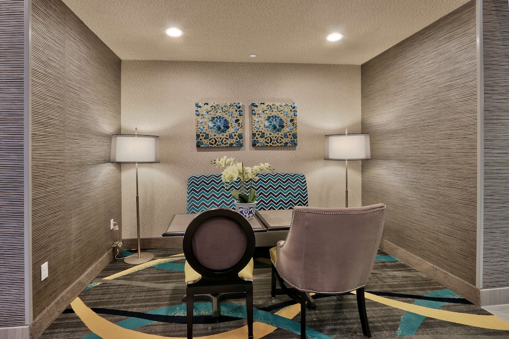 Hampton Inn Suites Albuquerque Airport 51/54