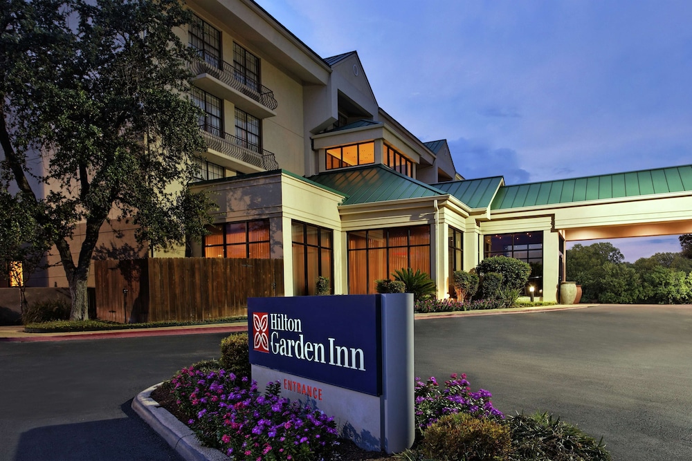 Hilton Garden Inn San Antonio Airport Hotel photo1