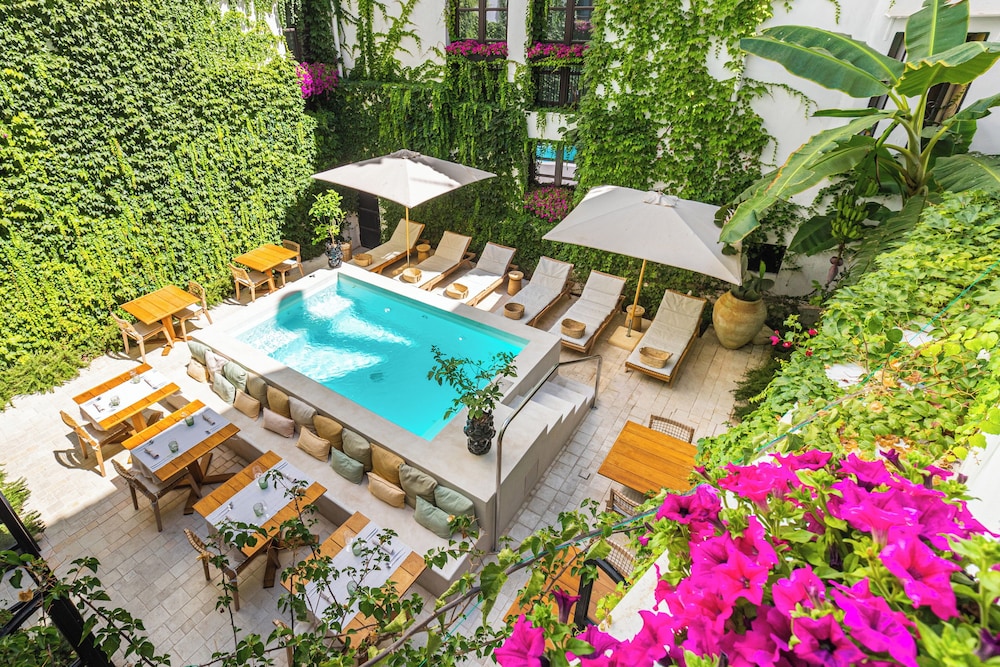 Casa Nostra Boutique Hotel 39/50