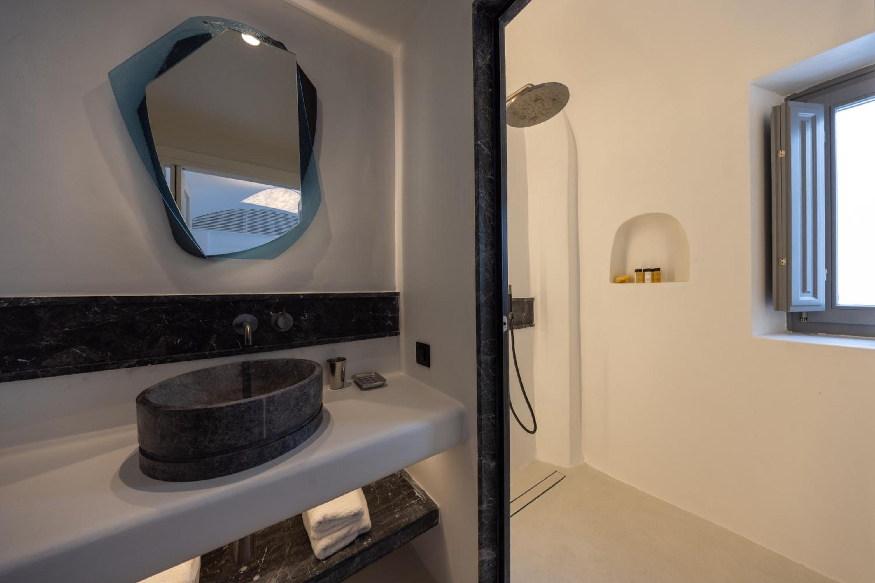 House, Caldera View, Hot Tub، IKIES Santorini 6/7