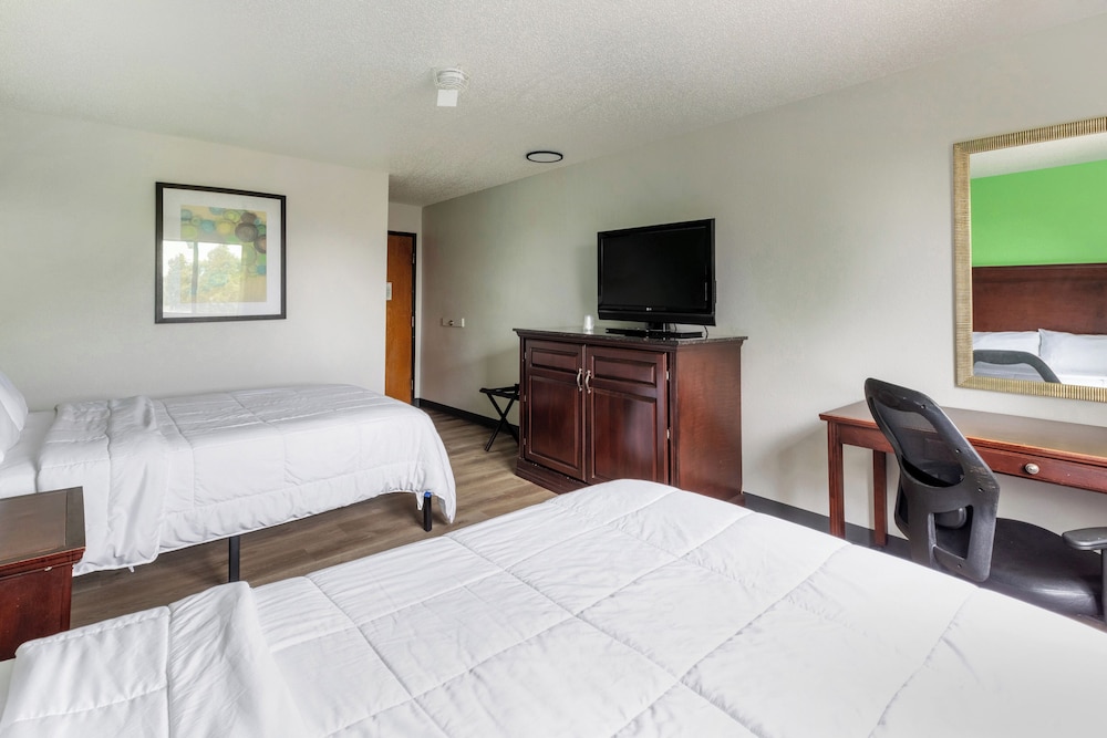 Super Inn by OYO Lansing MI 18/28