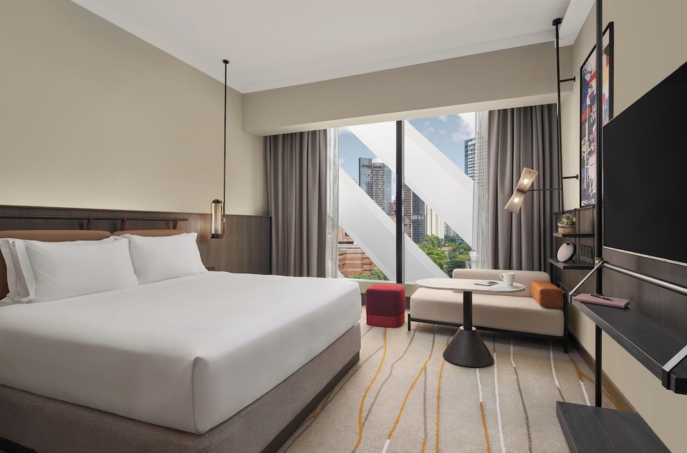 PREMIER, KING BED, ORCHARD PARAGON VIEW