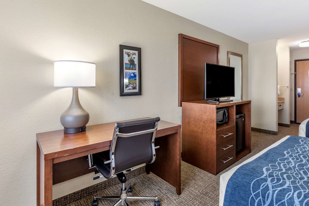 Comfort Inn & Suites Greeley, CO 39/54