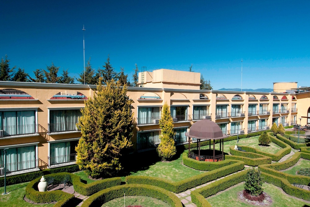 Courtyard By Marriott Toluca Airport 2/45