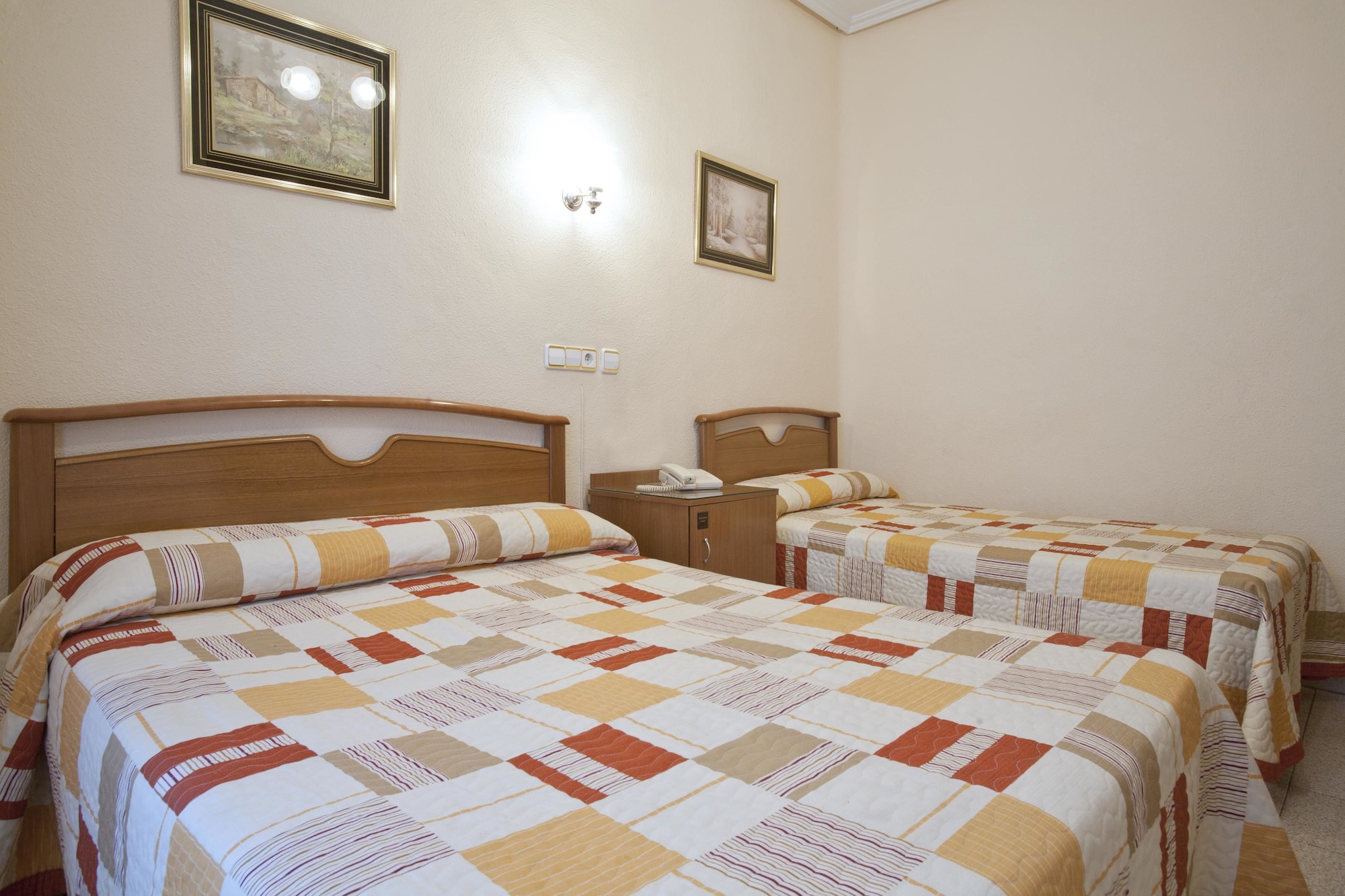 ROOM, TRIPLE