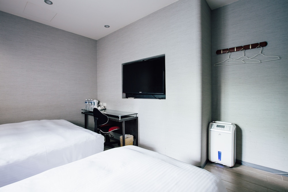 Chingjing Inn 8/58