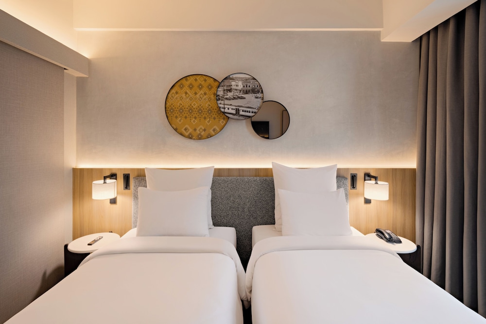 Classic, Twin Beds