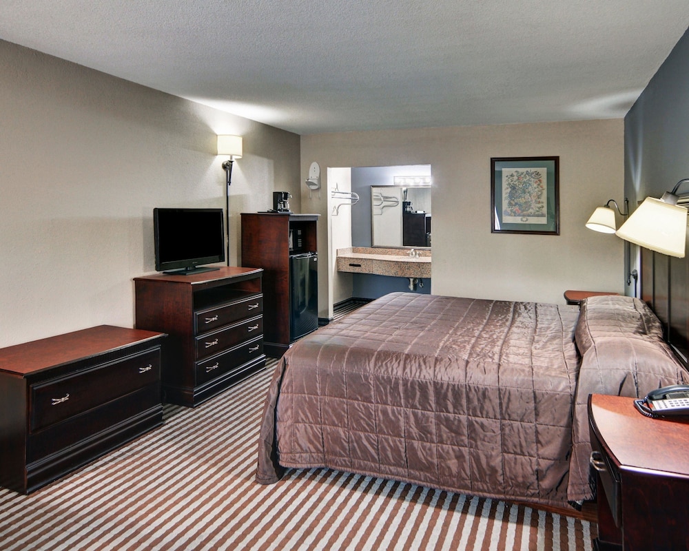 Rodeway Inn Gainesville I-35 11/19